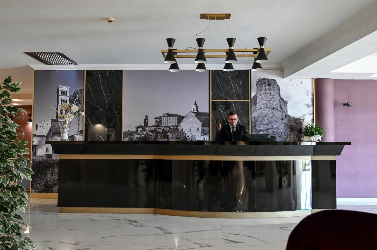Roma Domus Hotel ポンツァーノ・ロマーノ エクステリア 写真
