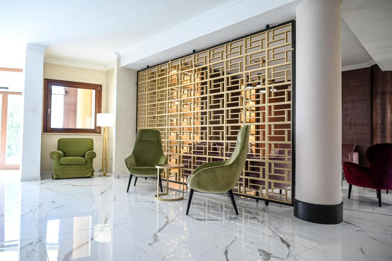 Roma Domus Hotel ポンツァーノ・ロマーノ エクステリア 写真