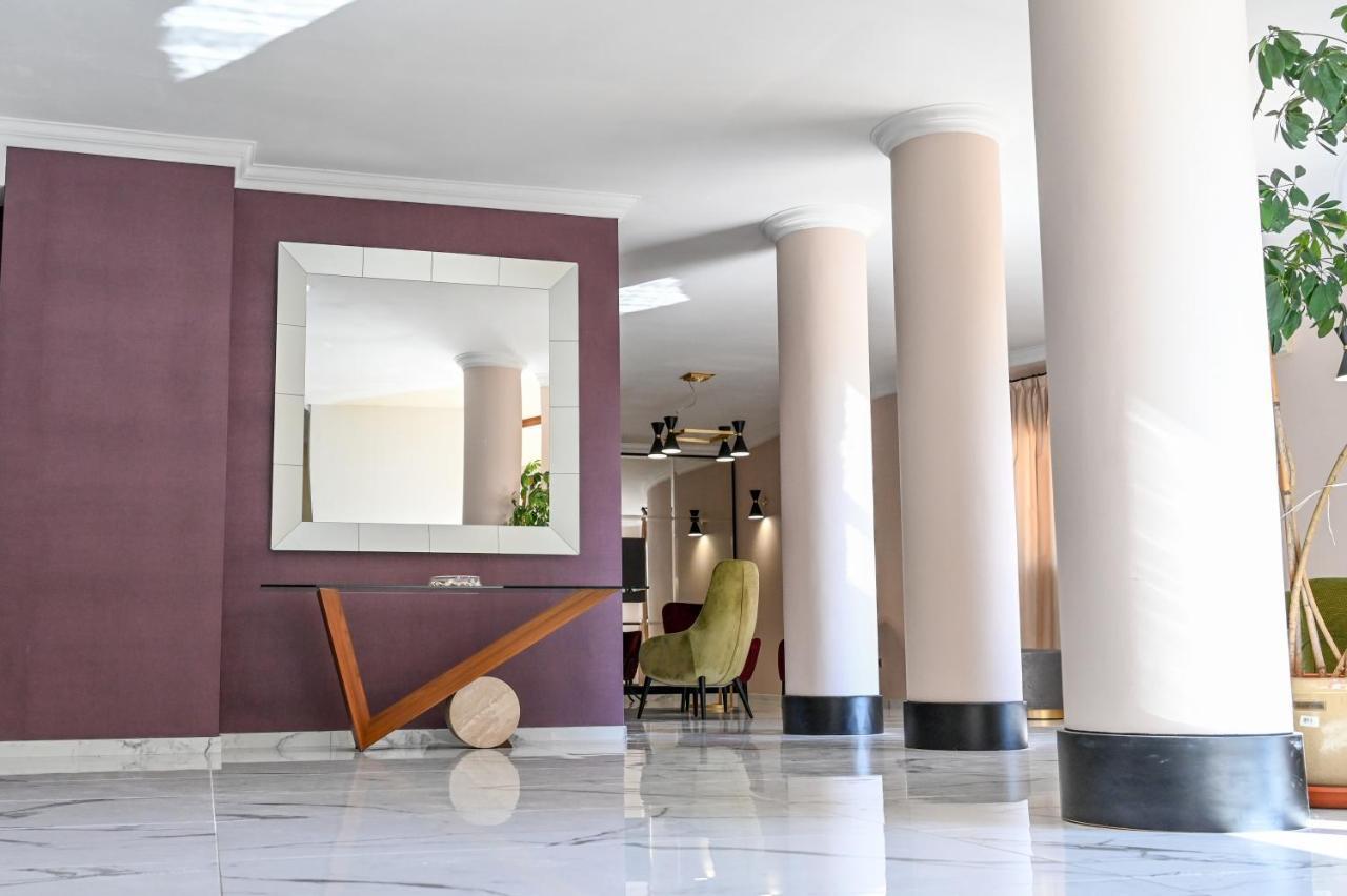 Roma Domus Hotel ポンツァーノ・ロマーノ エクステリア 写真