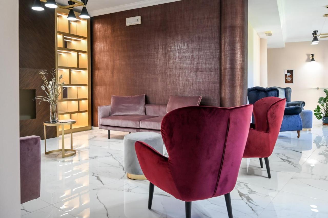 Roma Domus Hotel ポンツァーノ・ロマーノ エクステリア 写真