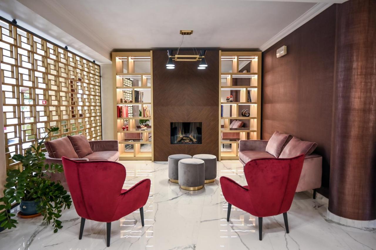 Roma Domus Hotel ポンツァーノ・ロマーノ エクステリア 写真