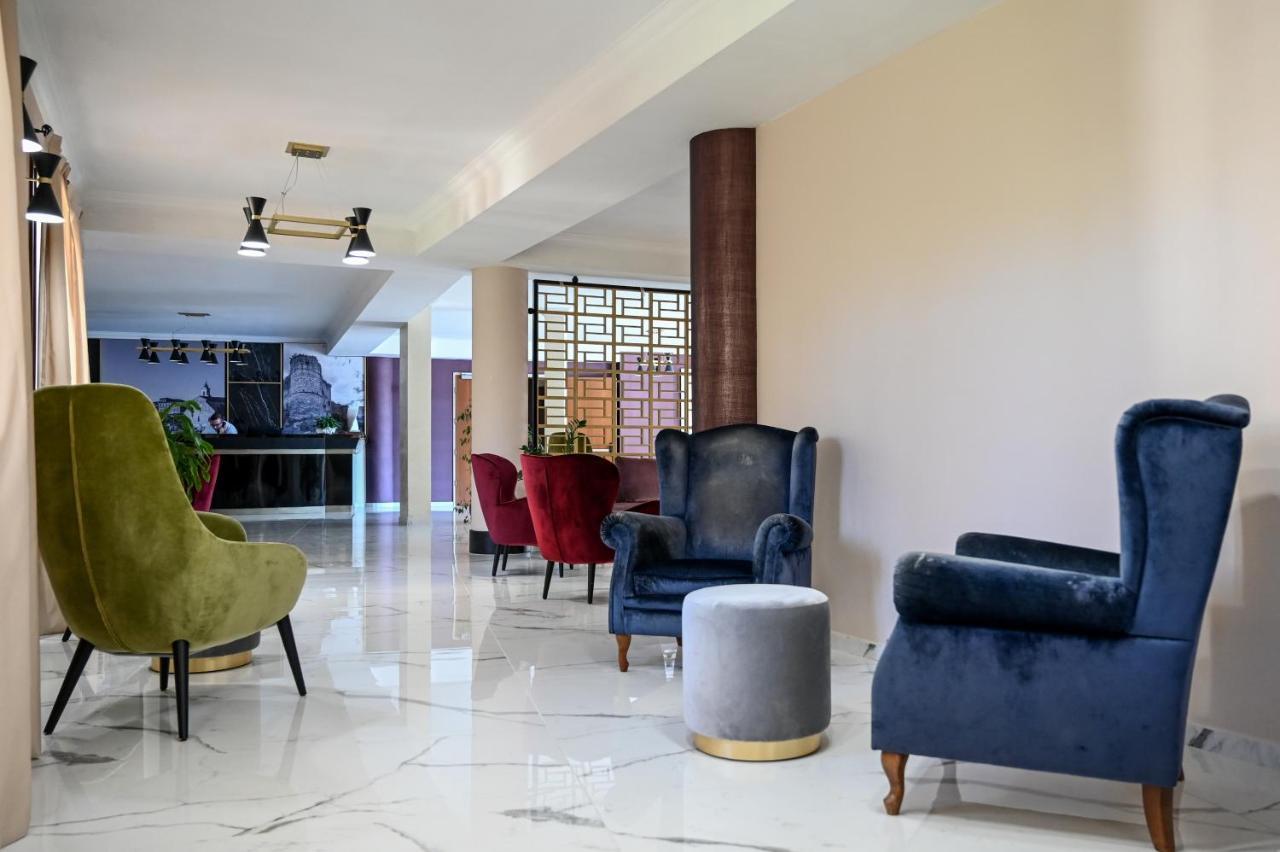 Roma Domus Hotel ポンツァーノ・ロマーノ エクステリア 写真